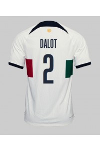 Portugali Diogo Dalot #2 Jalkapallovaatteet Vieraspaita MM-kisat 2022 Lyhythihainen